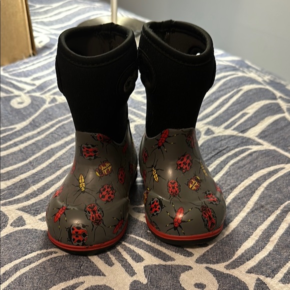 Bogs Kids Black and Red Ladybug Rain Boots
little/toddler 5 - Picture 2 of 6